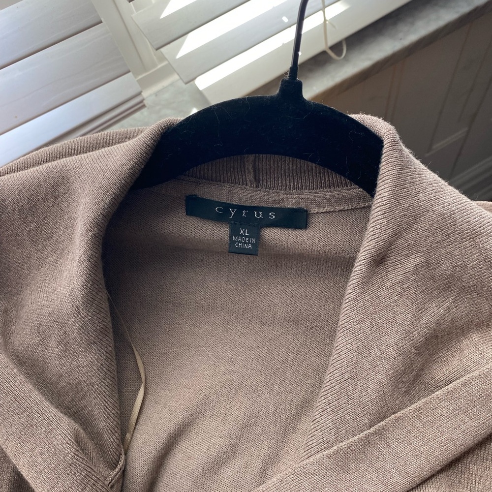 Cyrus Tan Sweater XL